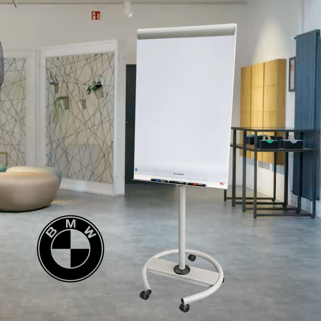 Neuland NovoFlip Mobil Whiteliner FlipChart in training room