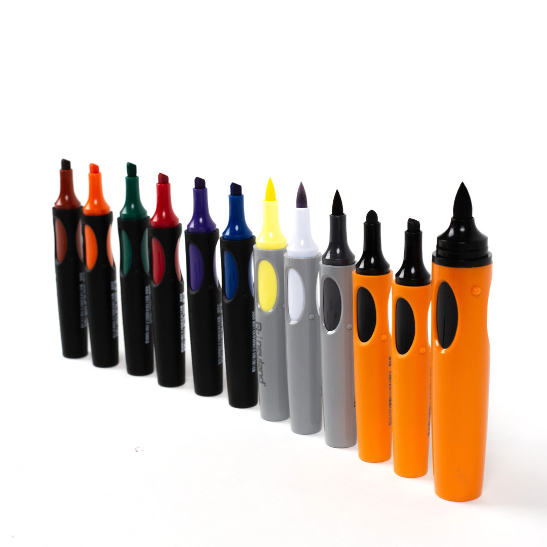 Product image of Meeting leaders midi kit, including outliner and marker pens, artist tape and voting dots - sold by Inky Thinking UK as official Neuland reseller